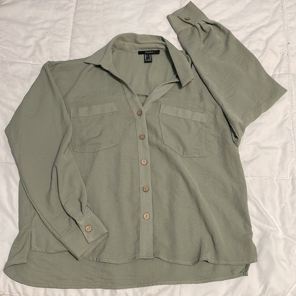 Bundle of two blouses. A2 - Picture 6 of 9